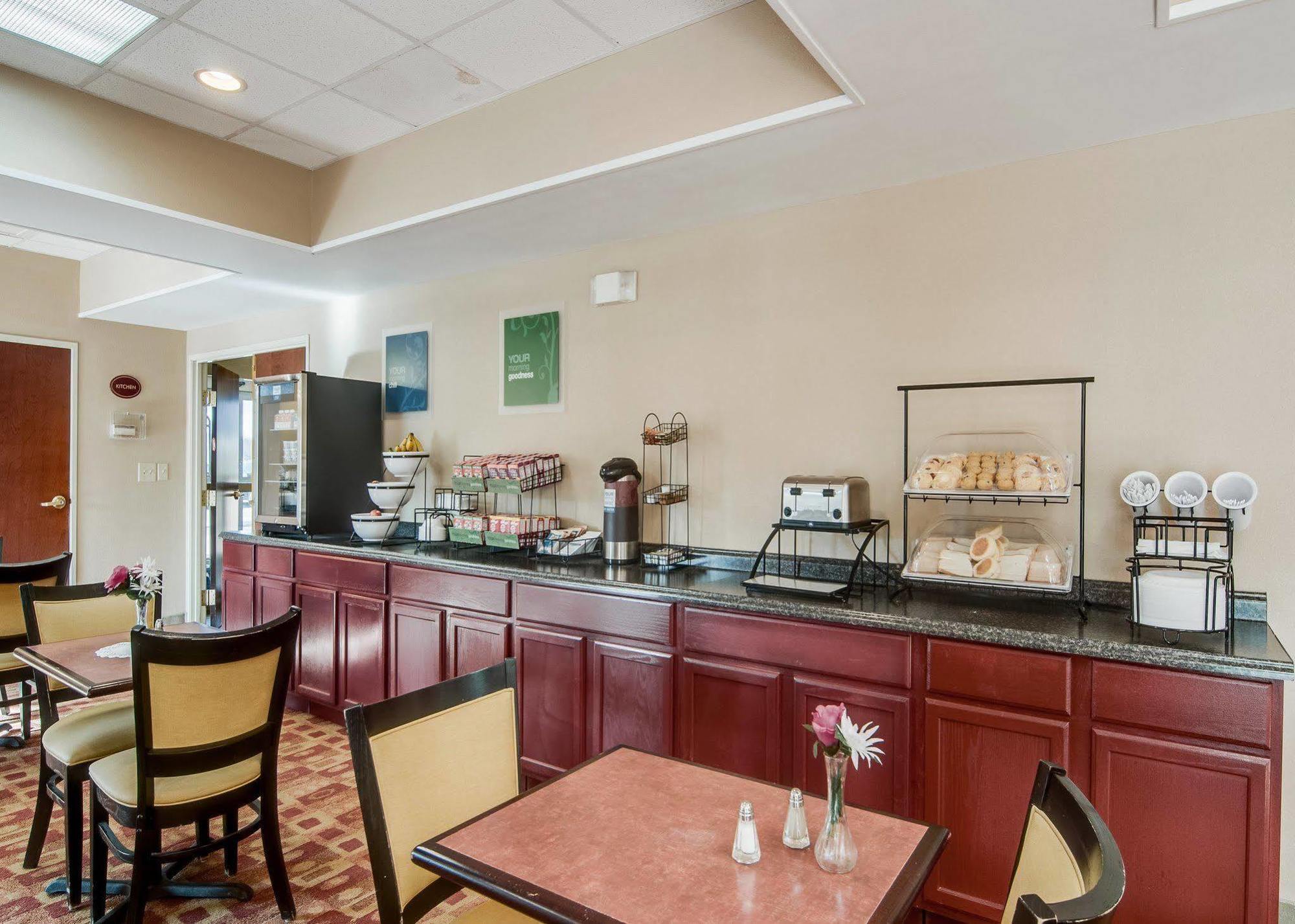 Comfort Inn & Suites Christiansburg I-81 Eksteriør billede
