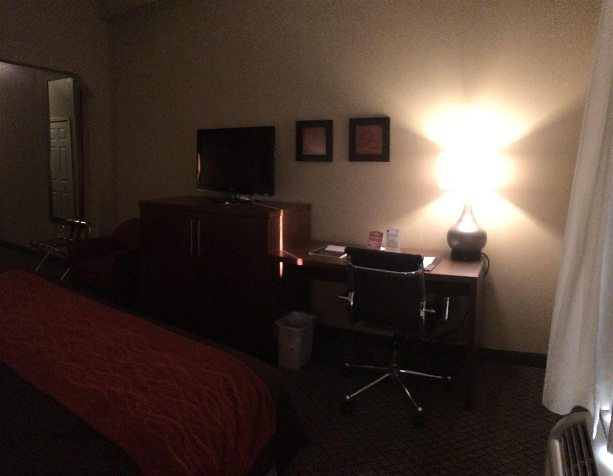 Comfort Inn & Suites Christiansburg I-81 Eksteriør billede