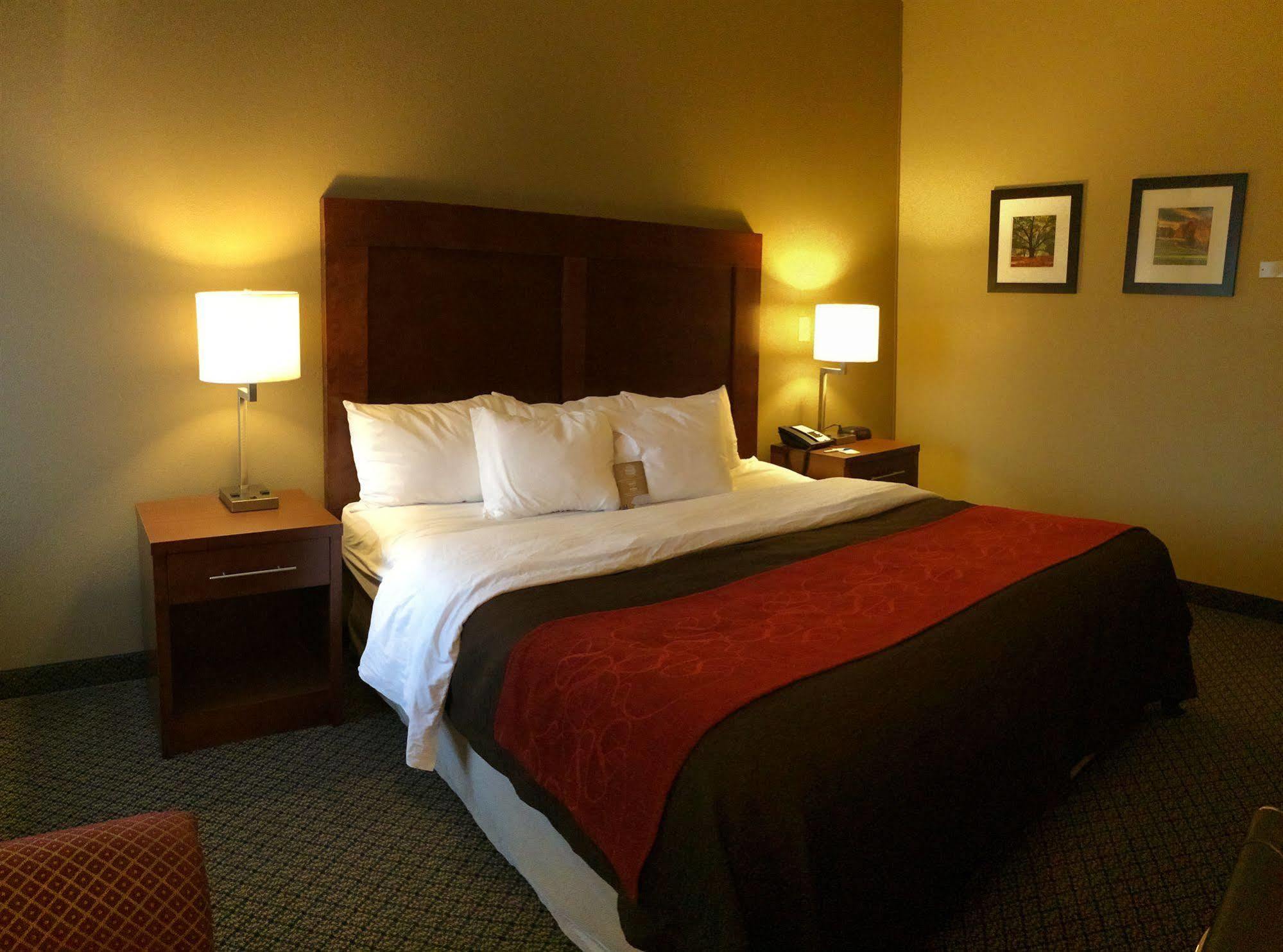 Comfort Inn & Suites Christiansburg I-81 Eksteriør billede