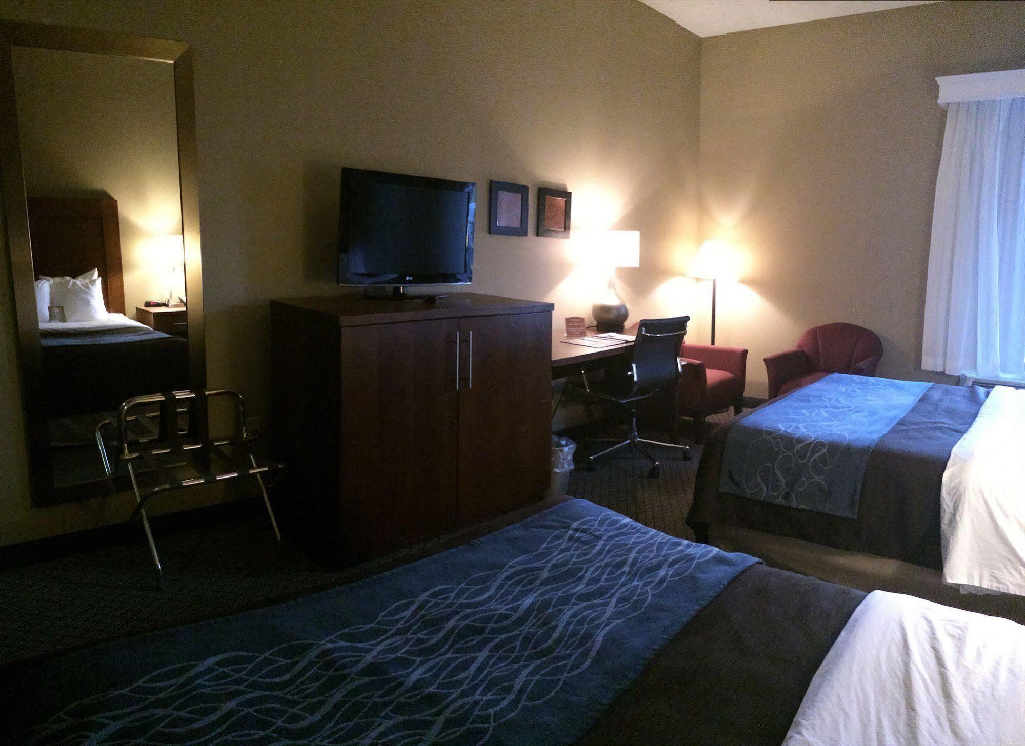 Comfort Inn & Suites Christiansburg I-81 Eksteriør billede