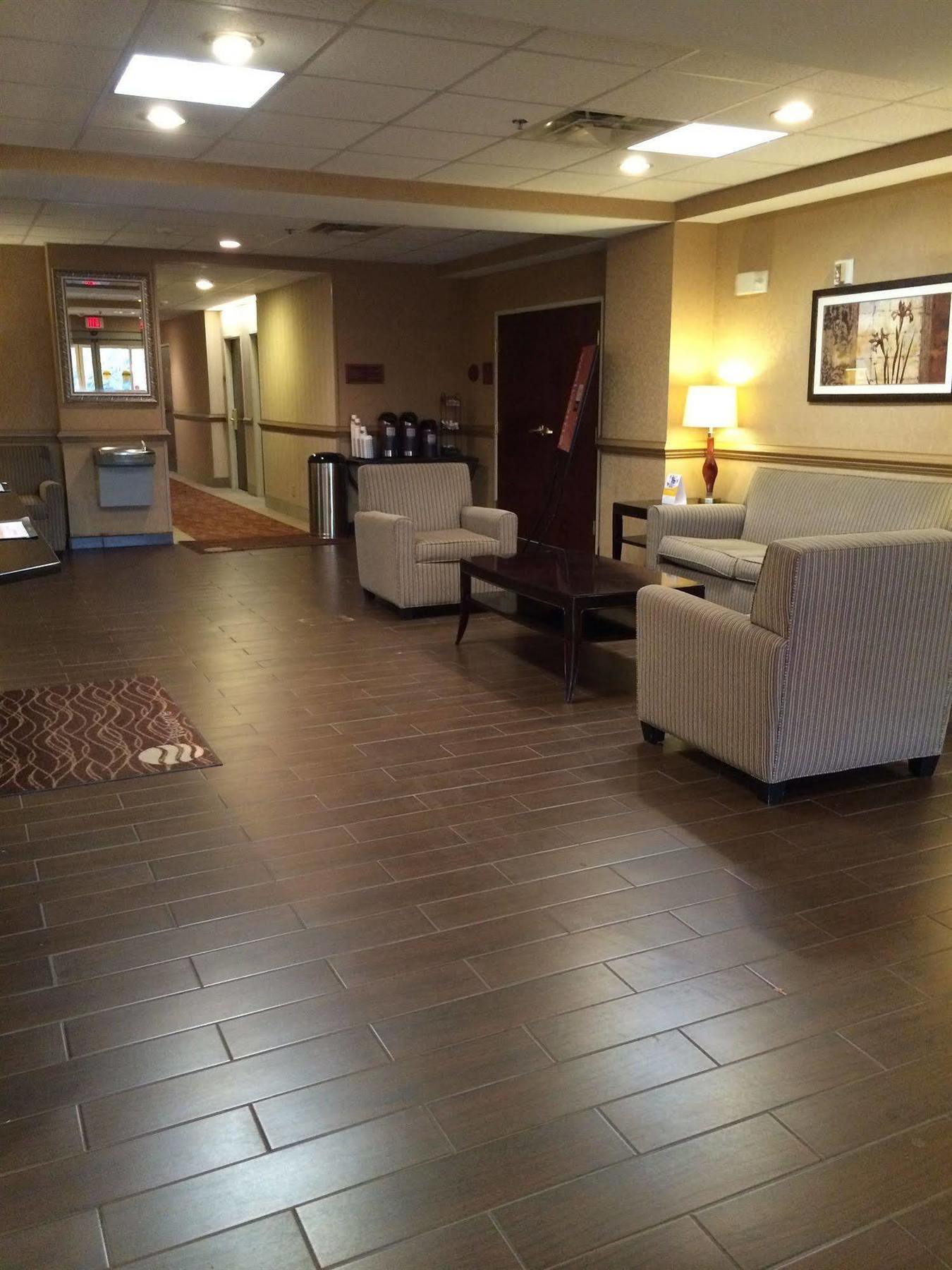 Comfort Inn & Suites Christiansburg I-81 Eksteriør billede